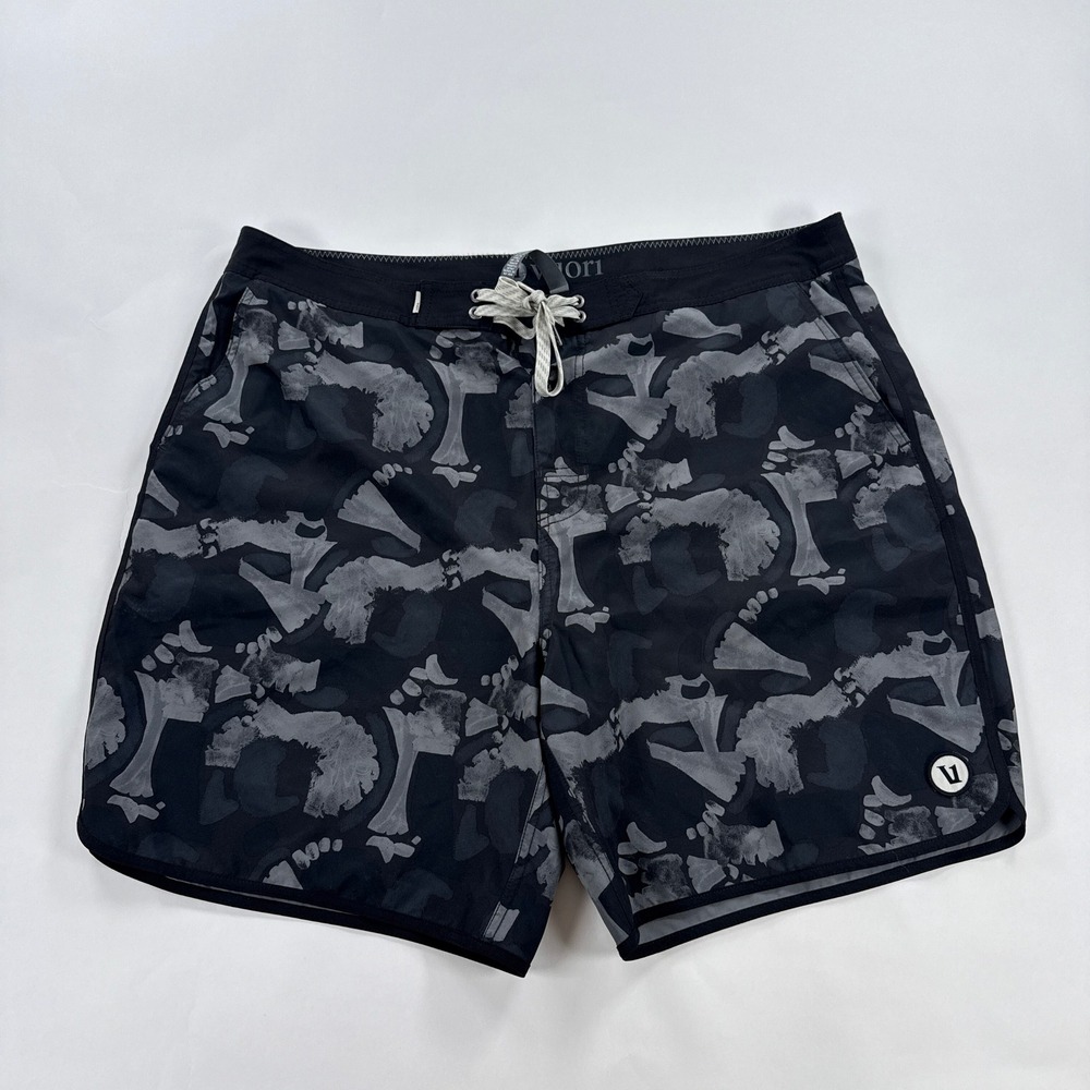 Vuori Mens Cruise Board Shorts 38 Black Grey Camo Surf Swim Performance